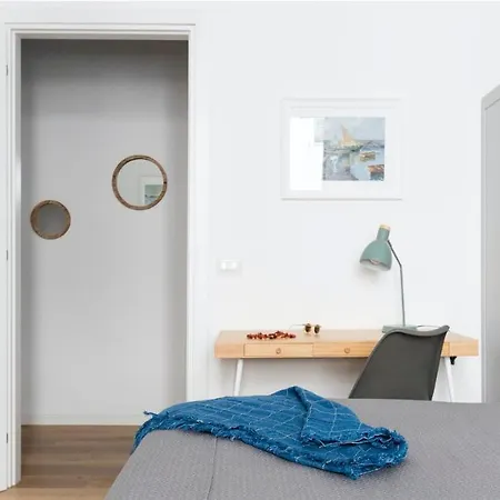 Plum Guide - Neptune Apartment Rome